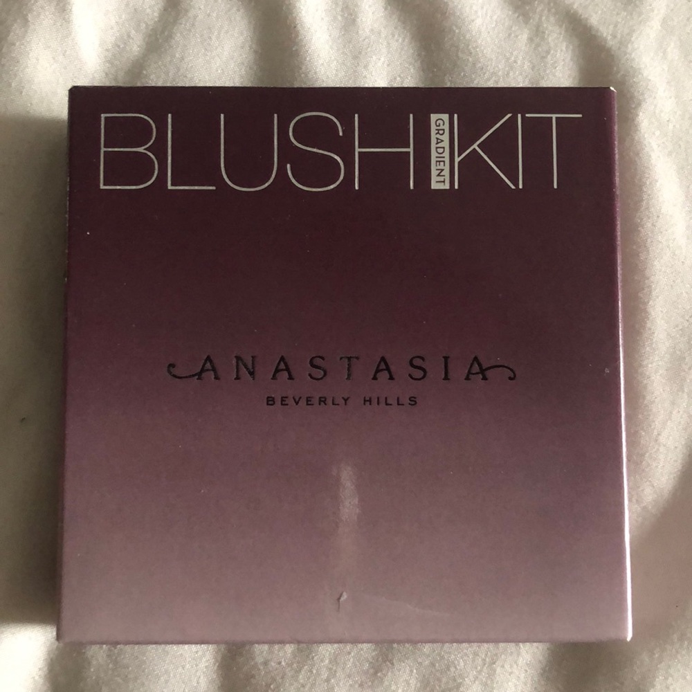 BNIB Anastasia Beverly Hills Gradient Blush Kit